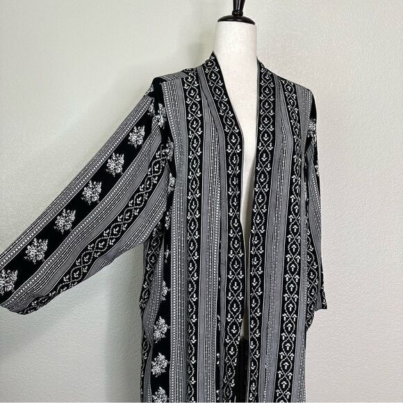 Angie Boho Black White Floral Cover Up Kimono Cardigan - Picture 3 of 12